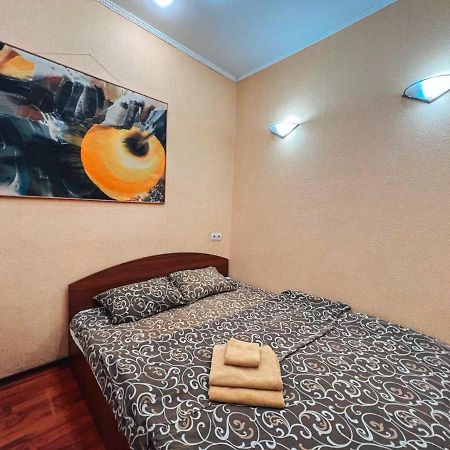 Apartment Near Metro Station Darnitsa Kiev Eksteriør billede
