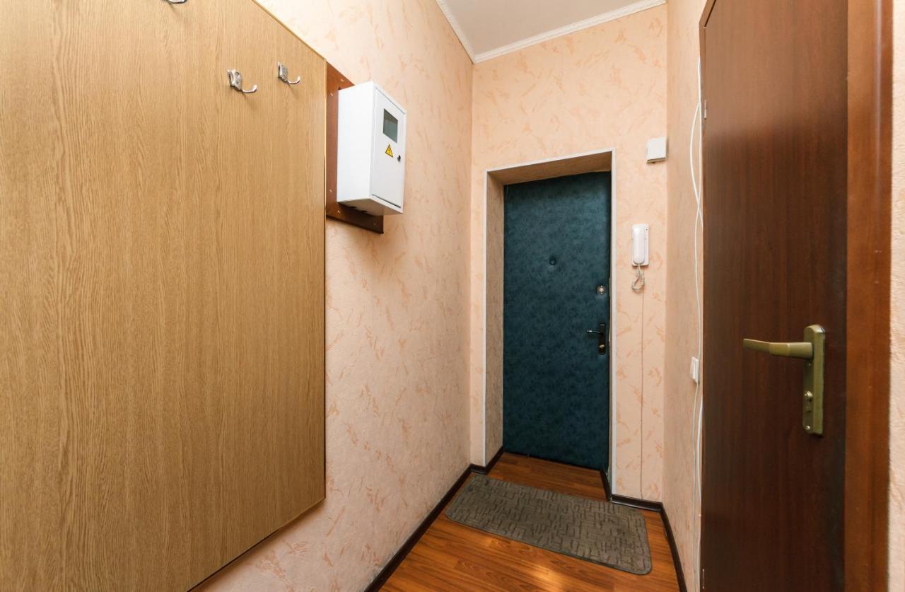 Apartment Near Metro Station Darnitsa Kiev Eksteriør billede